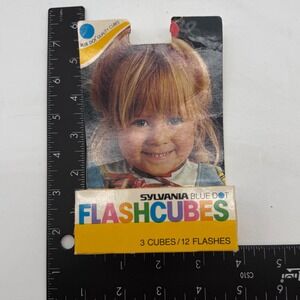 VTG Sylvania Blue Dot Flashcubes 2 Cubes 8 Flashes Camera only 2 cubes in box